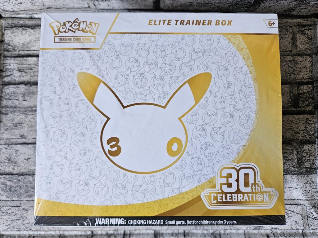ポケモンカードゲームの「Elite Trainer Box」のBOXパッケージ